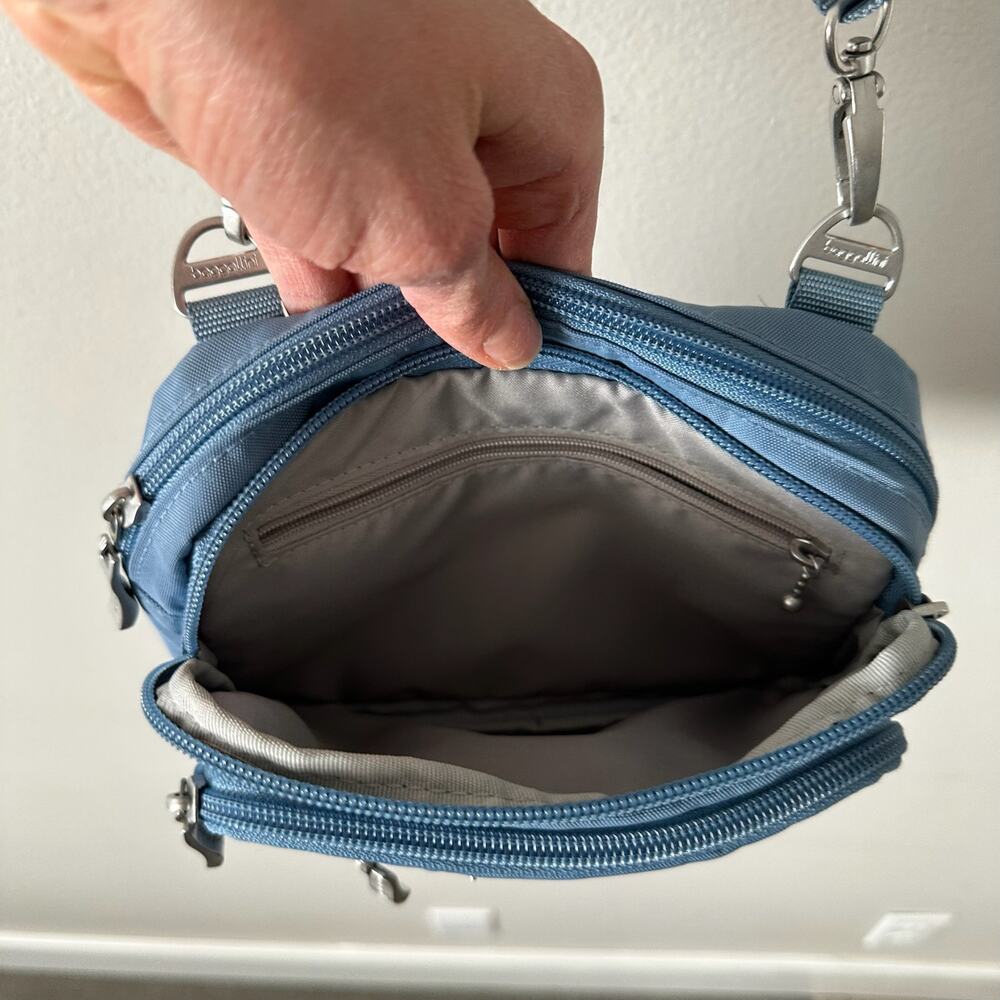 Baggallini Crossbody - Picture 8 of 10